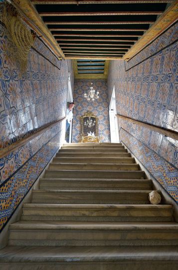 284172_palais-rock-a-tunis-magnifique-escalier-en-marbre
