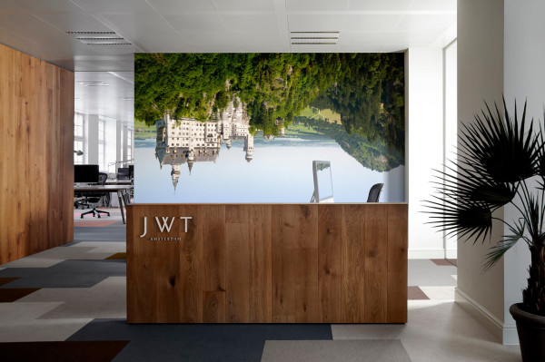 JWT-Amsterdam-Office-3-Reception-600x399