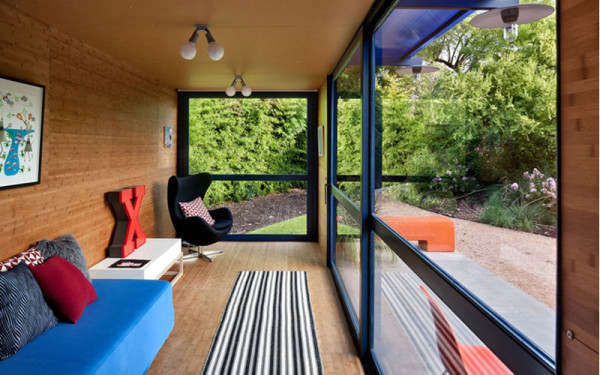 roundup-container-homes-dwell-interior-2-600x375