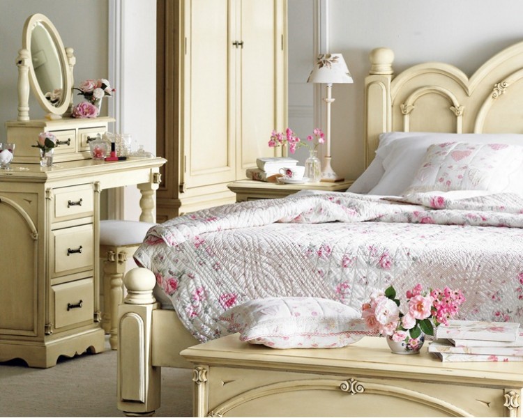 Heritage Shabby Chic Painted Bedroom Furniture-750x600