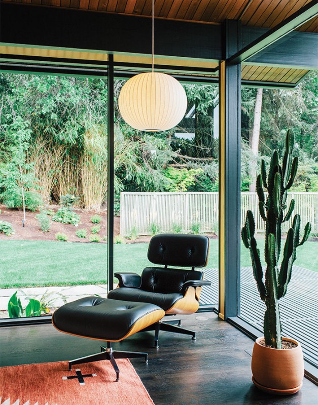midcentury-renewal-george-nelson-bubble-lamp-eames-lounge
