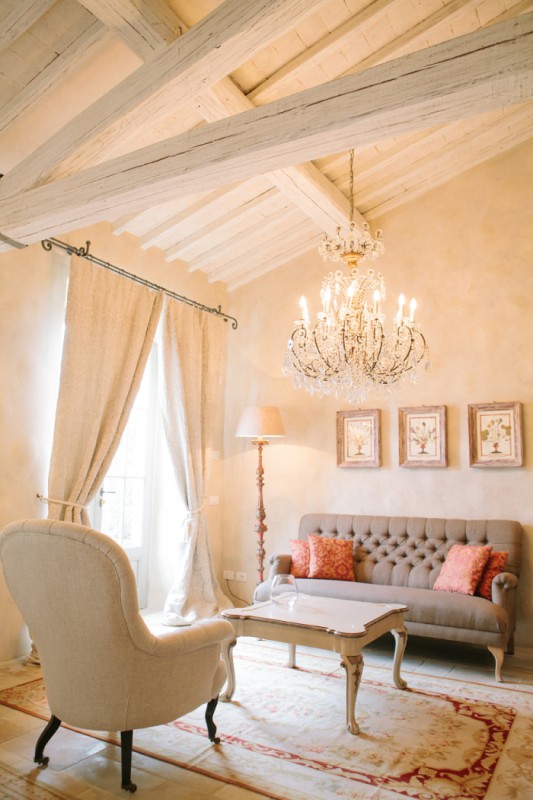 Villa-Seating-at-the-Borgo-Santo-Pietro-700x1050